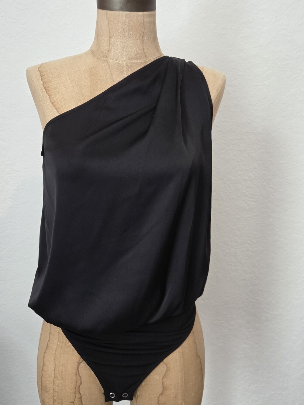 Express One-Shoulder Black Sarin Bodysuit Top